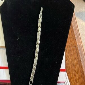 Sterling silver link bracelet with safety catch